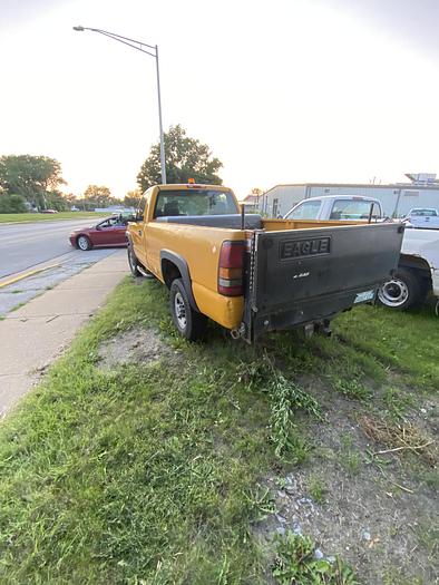 Used 2006 GMC 2500 HD CNG pickup w/liftgate a great value