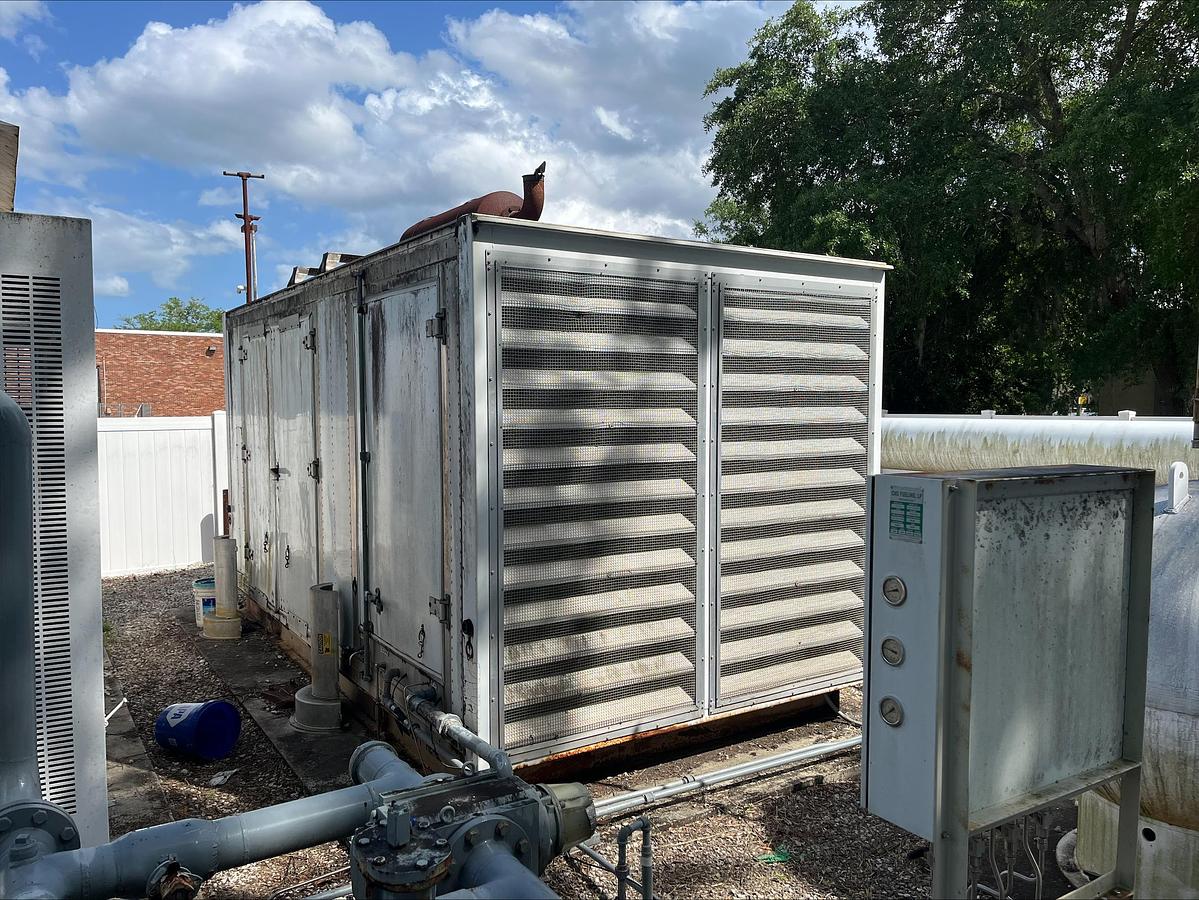 Used Complete CNG Station 185HP Gemini Compressor with 100 hours driven by a Cat 3306 with Great Storage