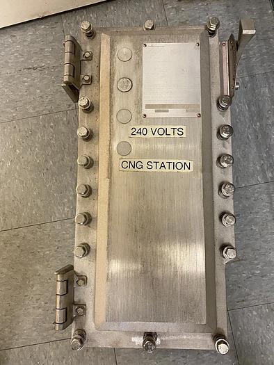 Used Cooper Crouse-Hinds Explosion Proo Disconnect Switch EBMBBFDW3 30A FUSSIBLE 600V