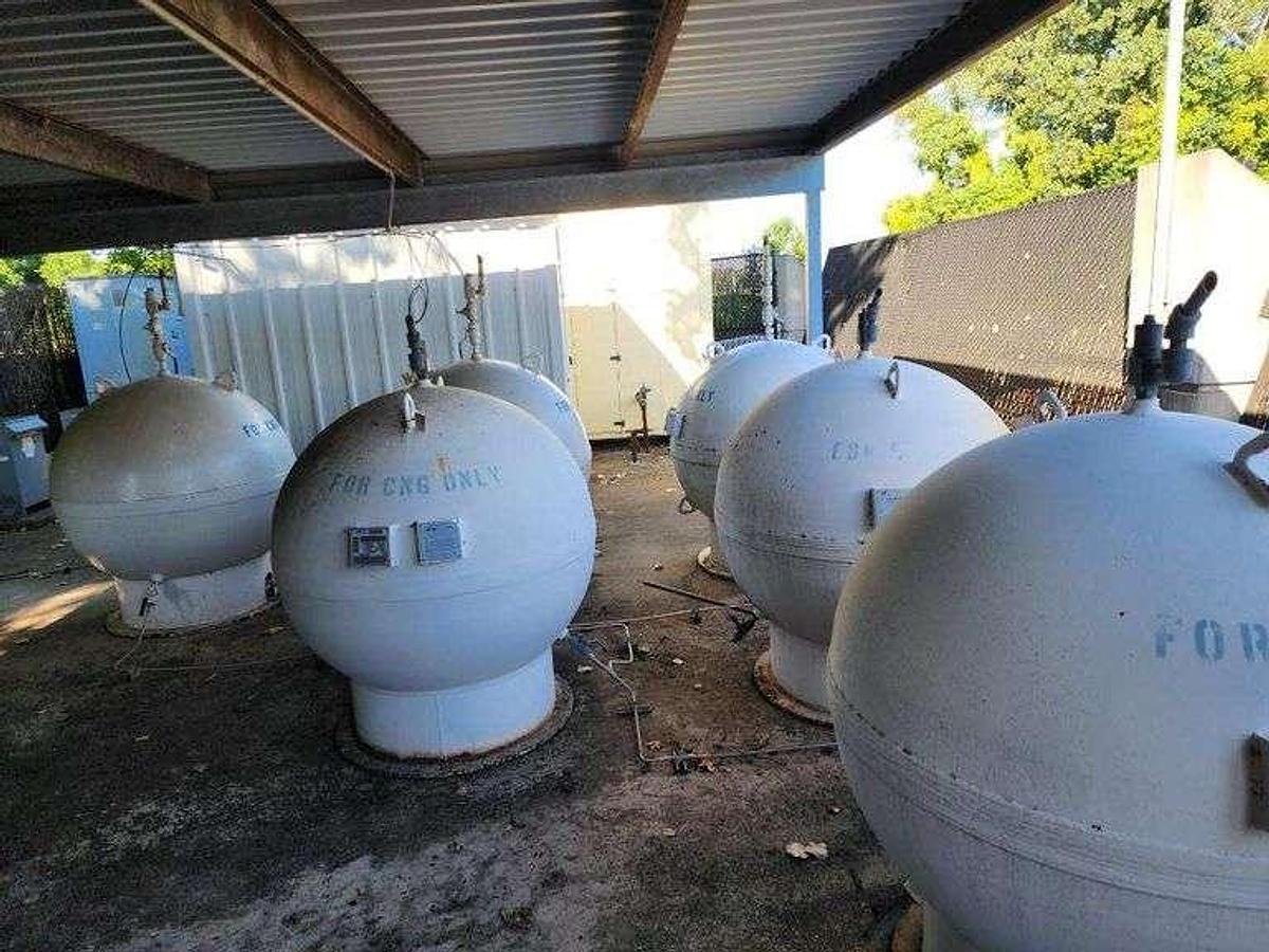 Used 2 complete Operational 4 stage Ariel CNG Stations In Louisiana serviced by JW