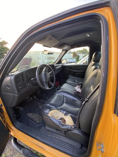 Used 2006 GMC 2500 HD CNG pickup w/liftgate a great value