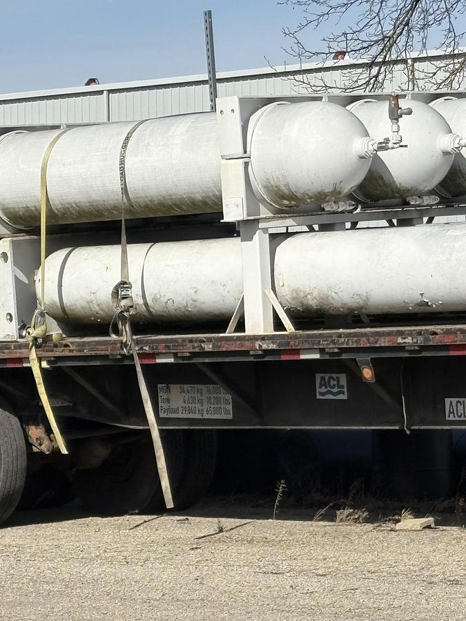 Used Tri-pack 12 foot long 23" in diameter tubbes PPI almost 200 GGE of storage 5475 PSI