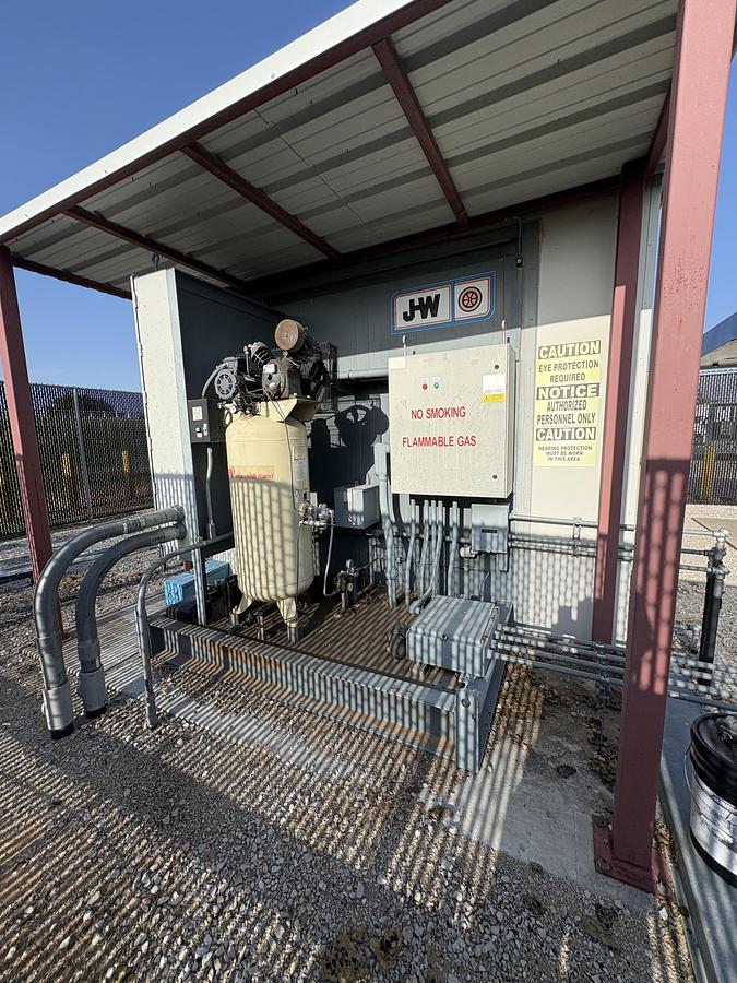 Used 4 Stage ARIEL JW Power 125 HP Complete Station