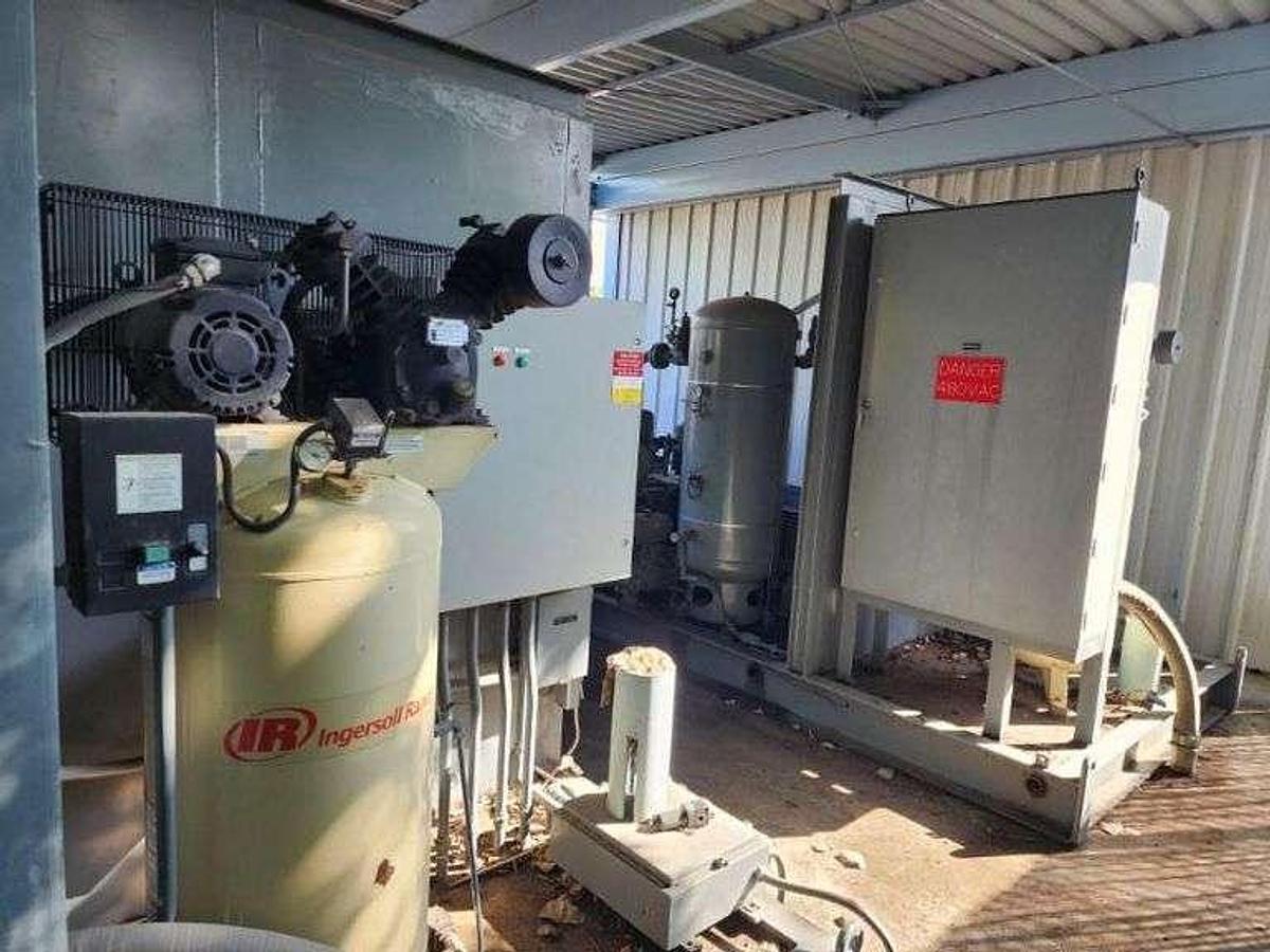 Used 2 complete Operational 4 stage Ariel CNG Stations In Louisiana serviced by JW