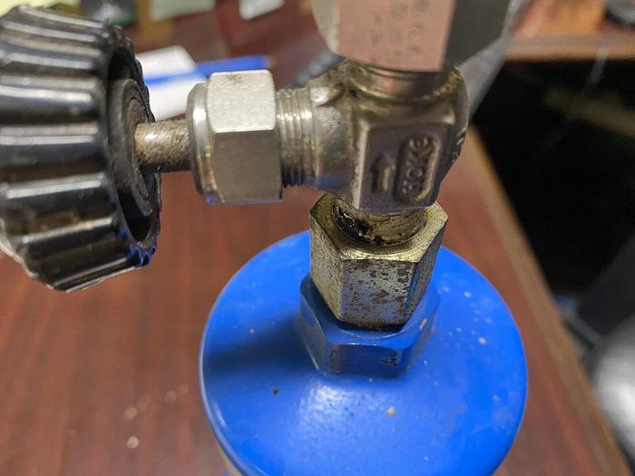 Used Parker High Pressure Coalescing Filter Housing J2SD-3PWC11-035B NOS