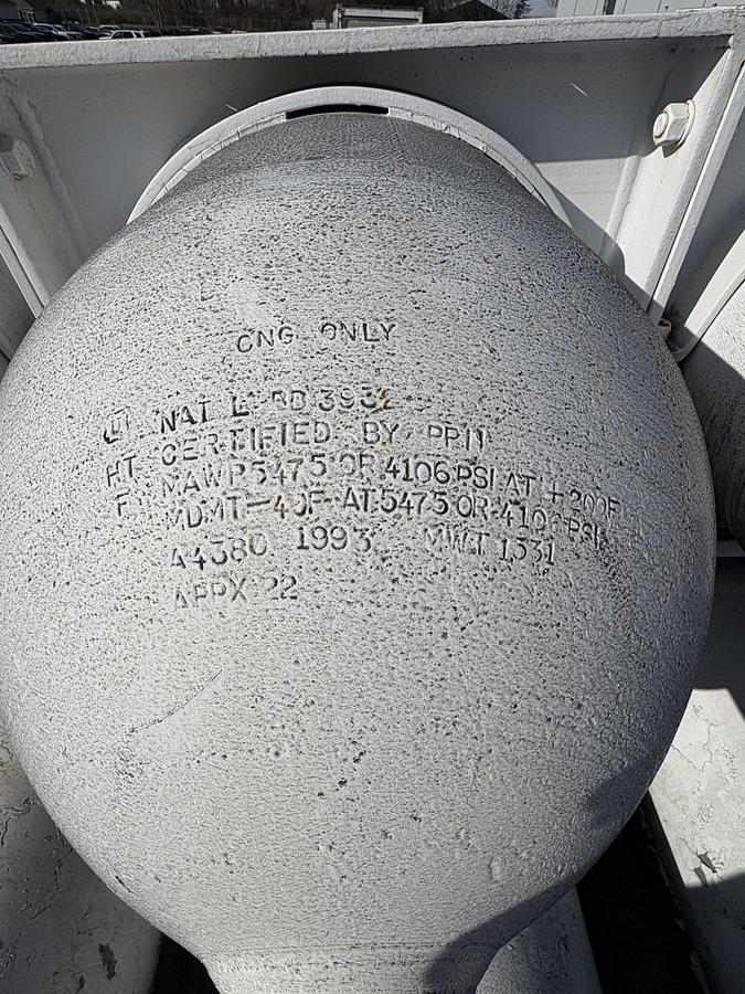 Used Tri-pack 12 foot long 23" in diameter tubbes PPI almost 200 GGE of storage 5475 PSI