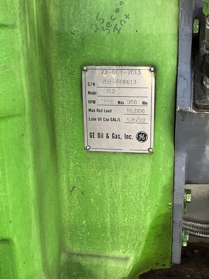 Used Complete CNG Station 185HP Gemini Compressor with 100 hours driven by a Cat 3306 with Great Storage