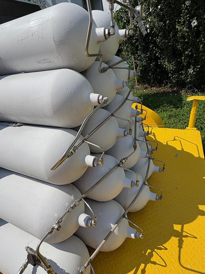 Used 20 bottle CNG Storage trailer includes 15 foot hose and refueling nozzle