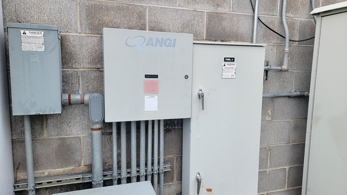 Used TWO-4 stage ANGI Ariel 125 HP CNG Compressor JGP/2