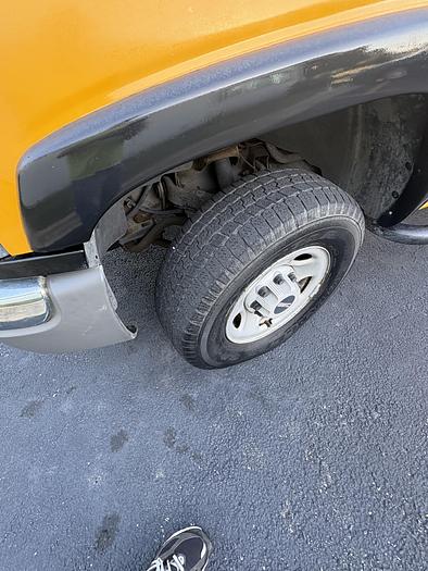 Used 2006 GMC 2500 HD CNG pickup w/liftgate a great value