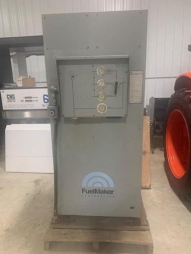 Used CNG Storage and Dispenser FuelMaker FF350 with 3600 psi ctc/dot bottles