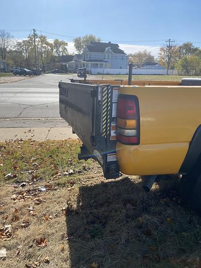 Used 2006 GMC 2500 HD CNG pickup w/liftgate a great value