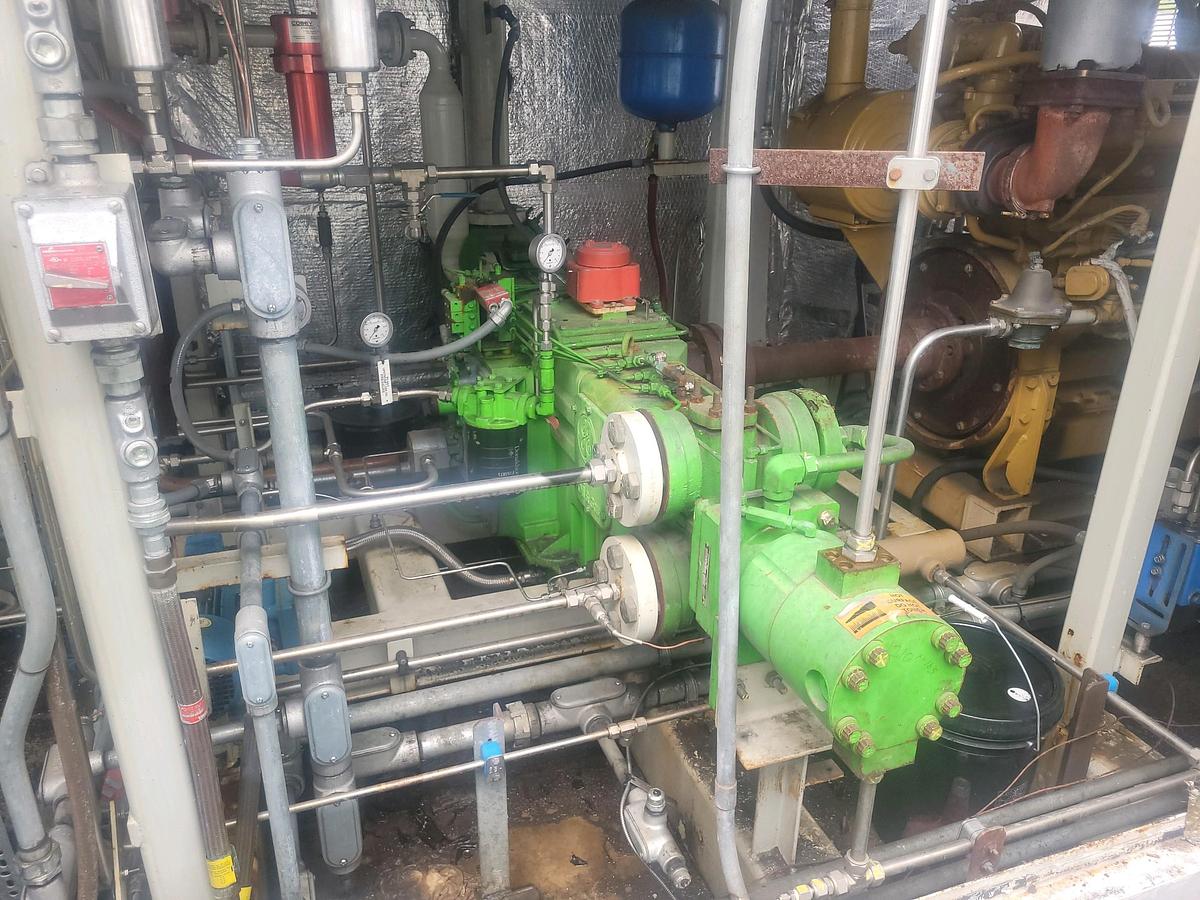 Used Complete CNG Station 185HP Gemini Compressor with 100 hours driven by a Cat 3306 with Great Storage