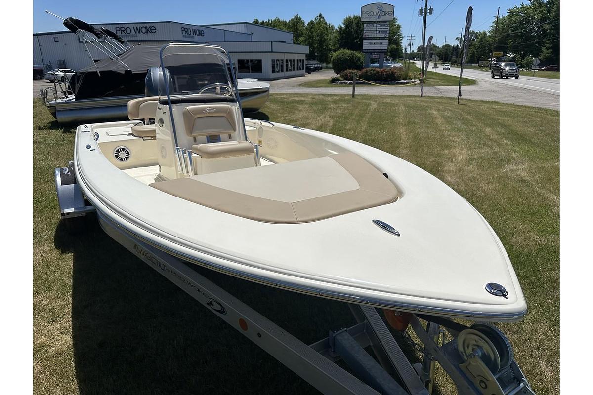 2025 Scout Boat Company Sport 177