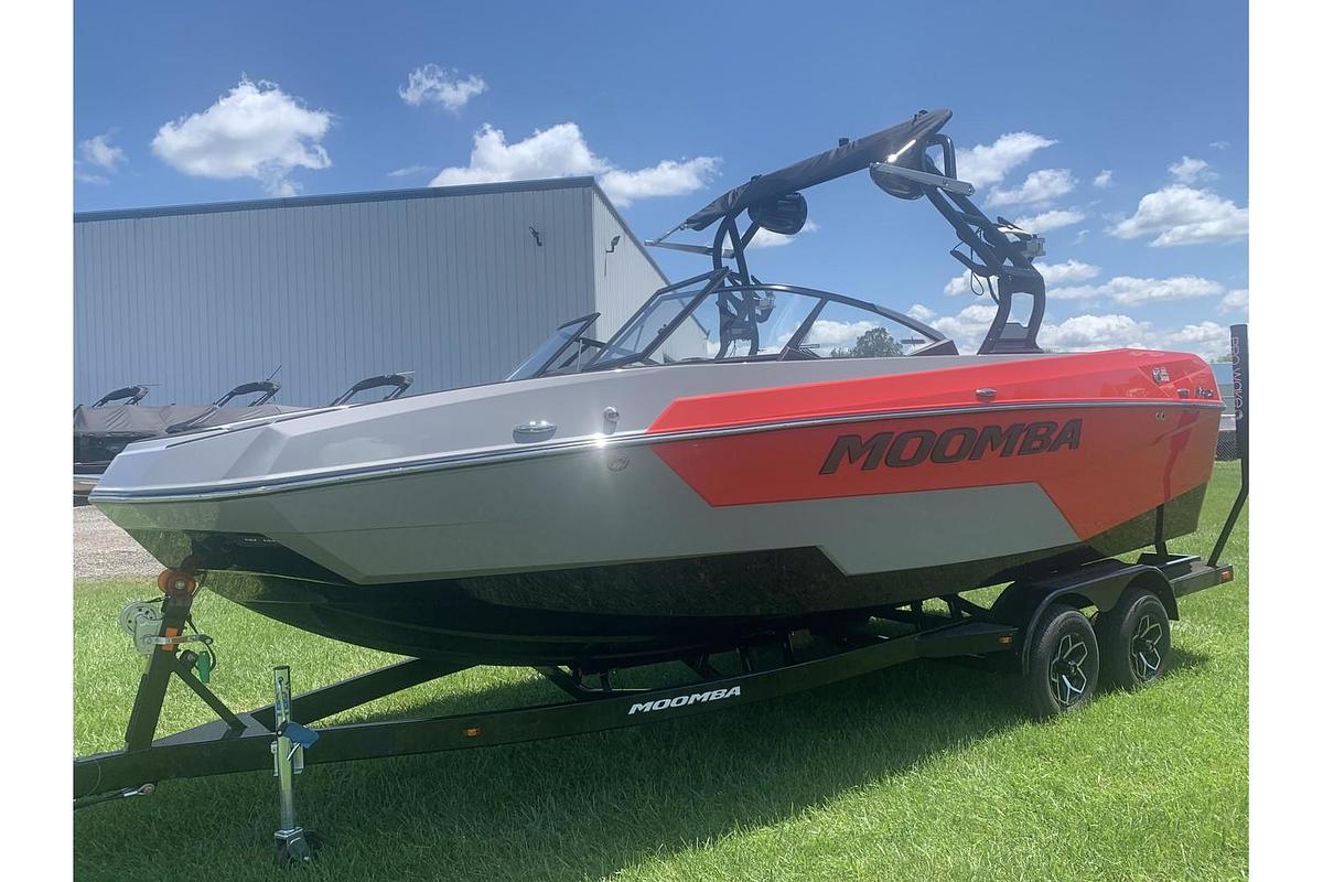 2025 Moomba Max™