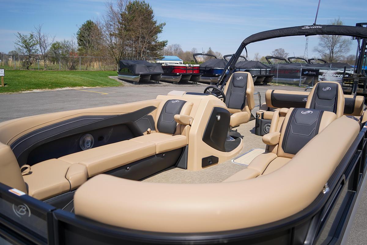 2026 Barletta Cabrio Ultra Lounge/Co-Captain