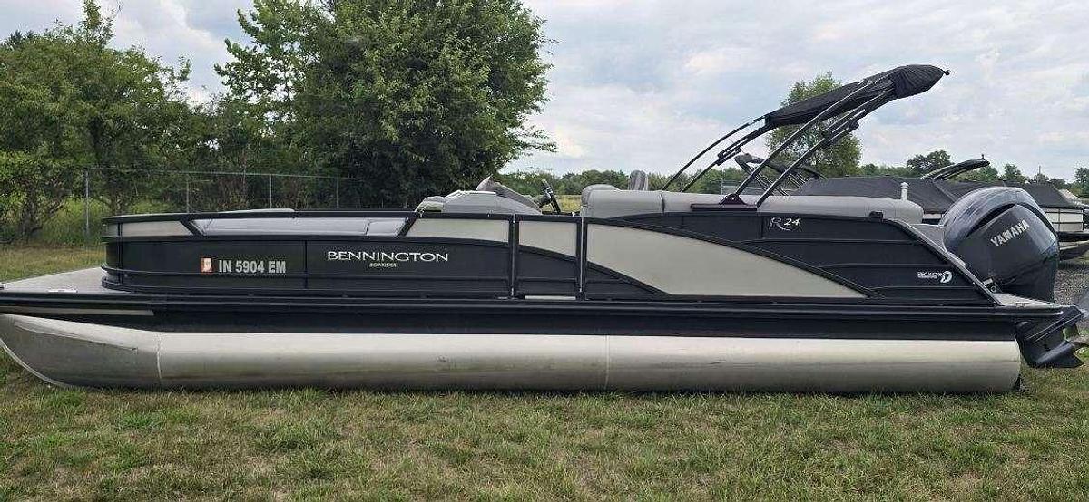 Used 2023 Bennington R 24