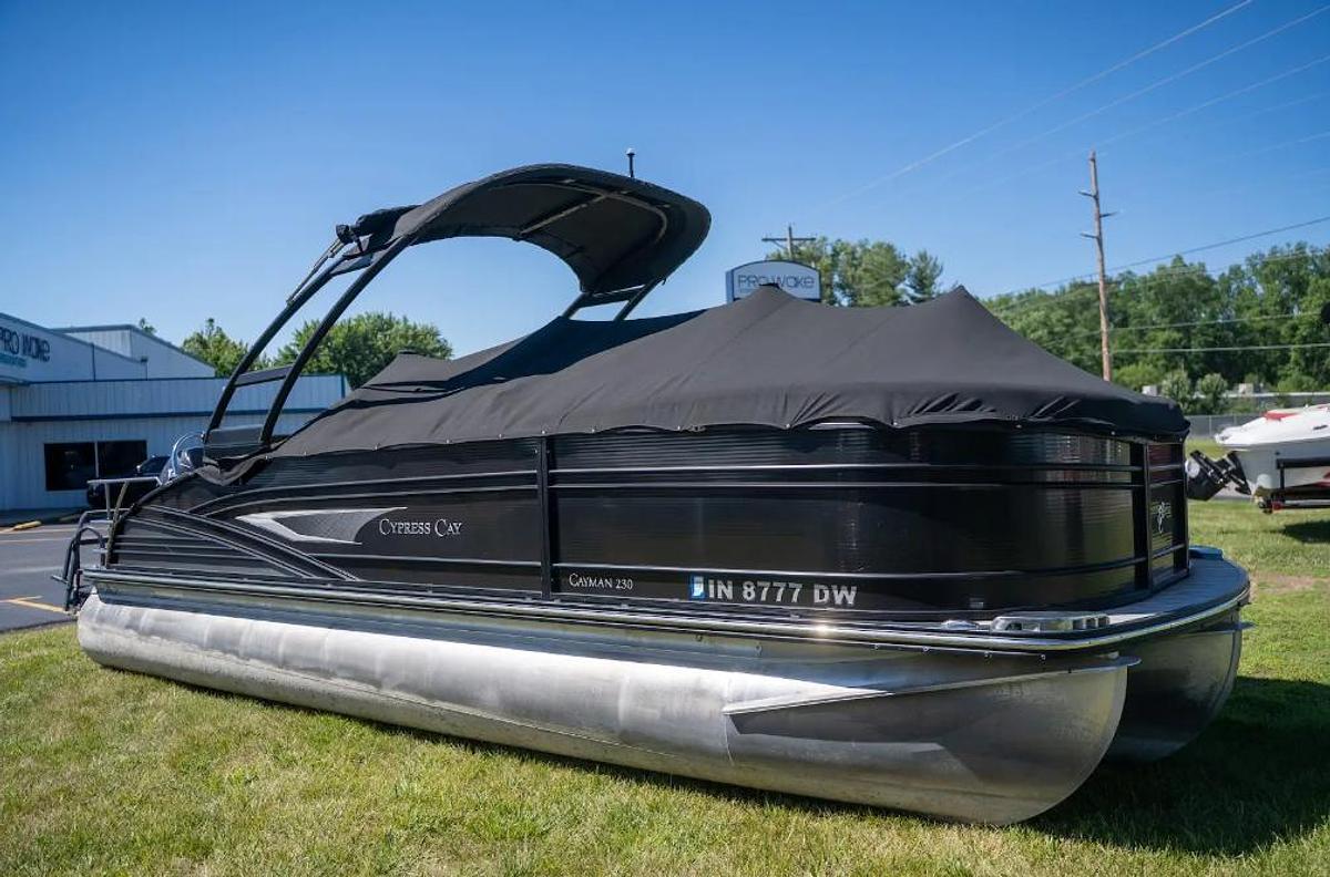 Used 2015 Cypress Caymen 230 LE