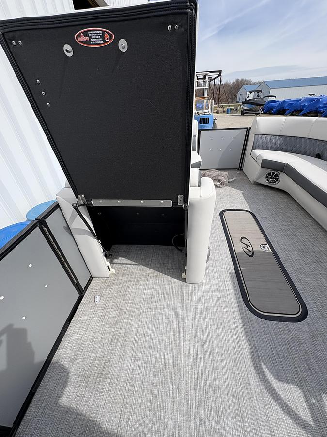 Used 2023 Harris Sunliner 230