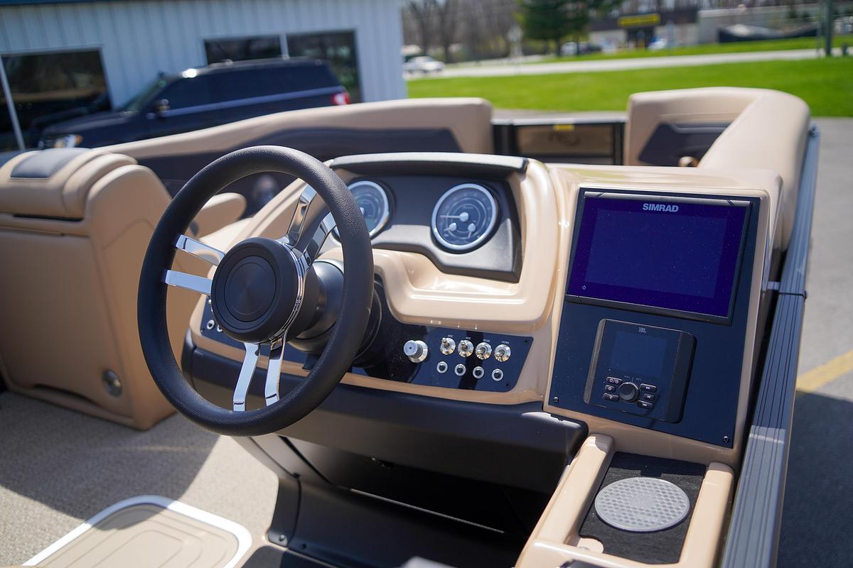 2026 Barletta Cabrio Ultra Lounge/Co-Captain