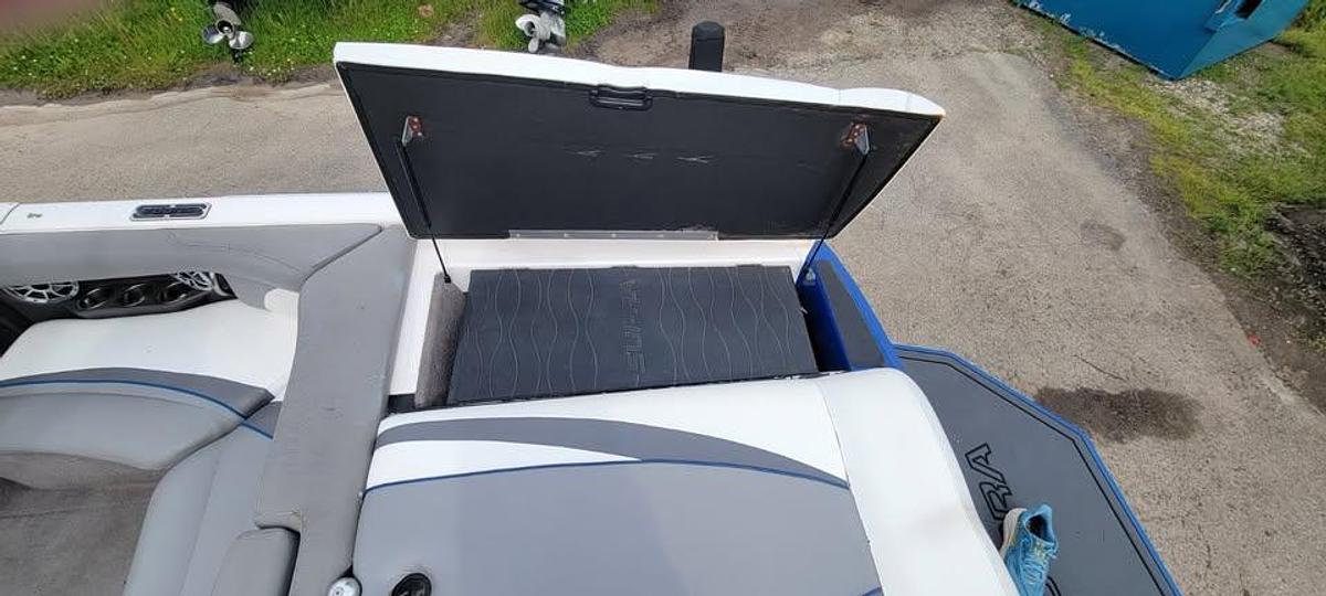Used 2010 Supra Sunsport 21V