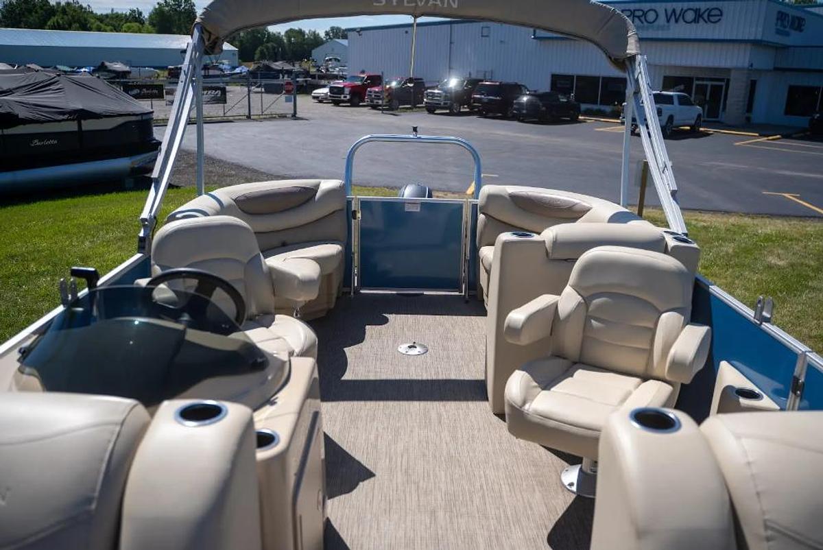 Used 2017 Sylvan Mirage 8520 LZ