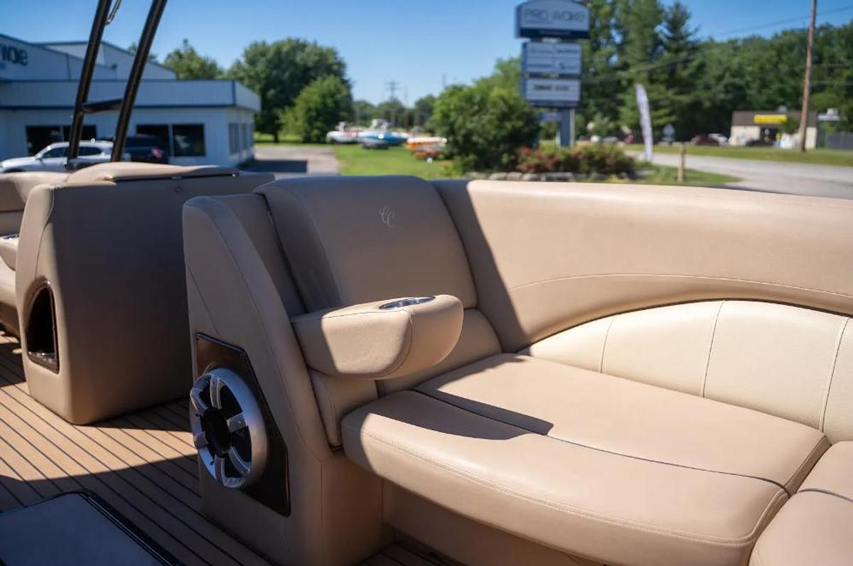 Used 2015 Cypress Caymen 230 LE