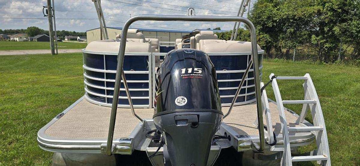 Used 2017 Bennington G22