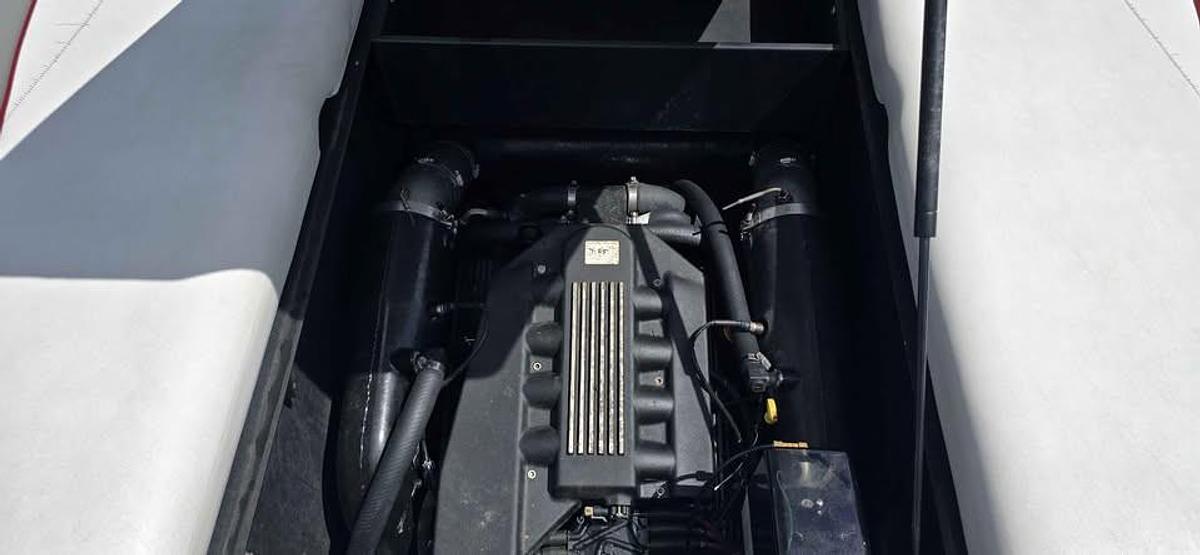 Used 2008 Supra Launch 24ssv