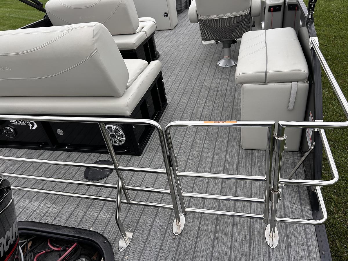 Used 2019 Sylvan Mirage 8520 DLZ