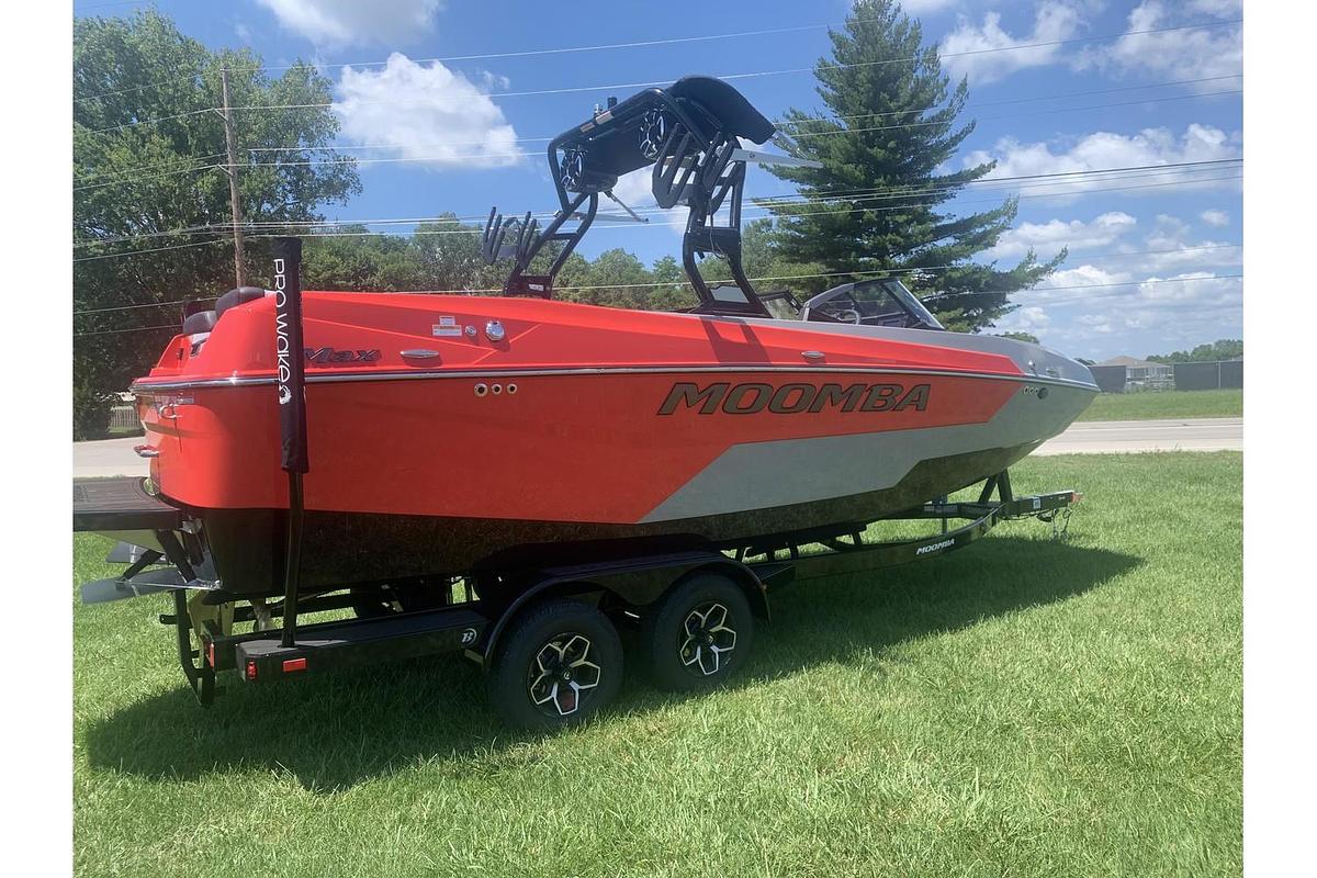 2025 Moomba Max™