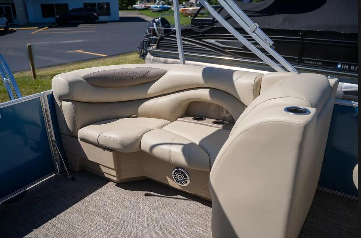 Used 2017 Sylvan Mirage 8520 LZ