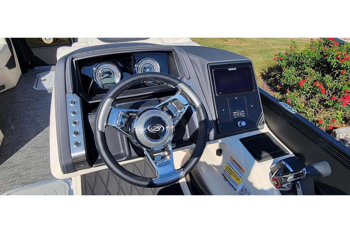 2025 Barletta Lusso Quad Lounge/Co-Captain