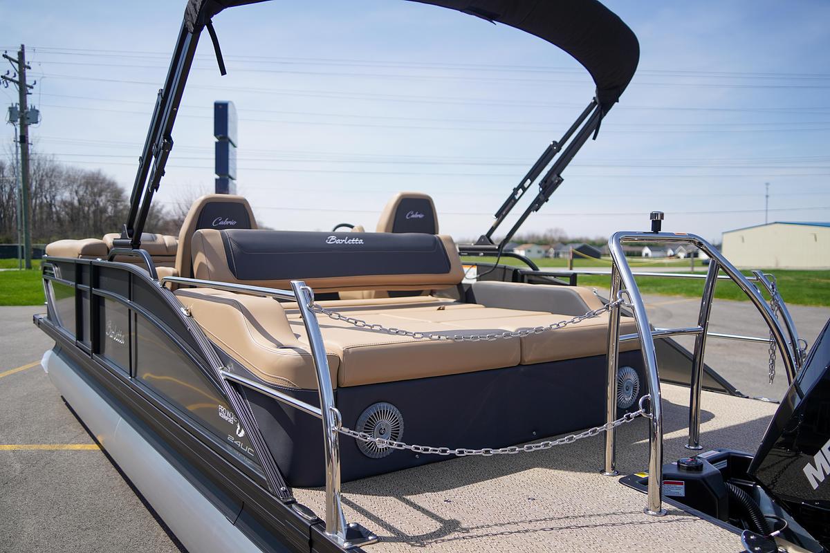 2026 Barletta Cabrio Ultra Lounge/Co-Captain