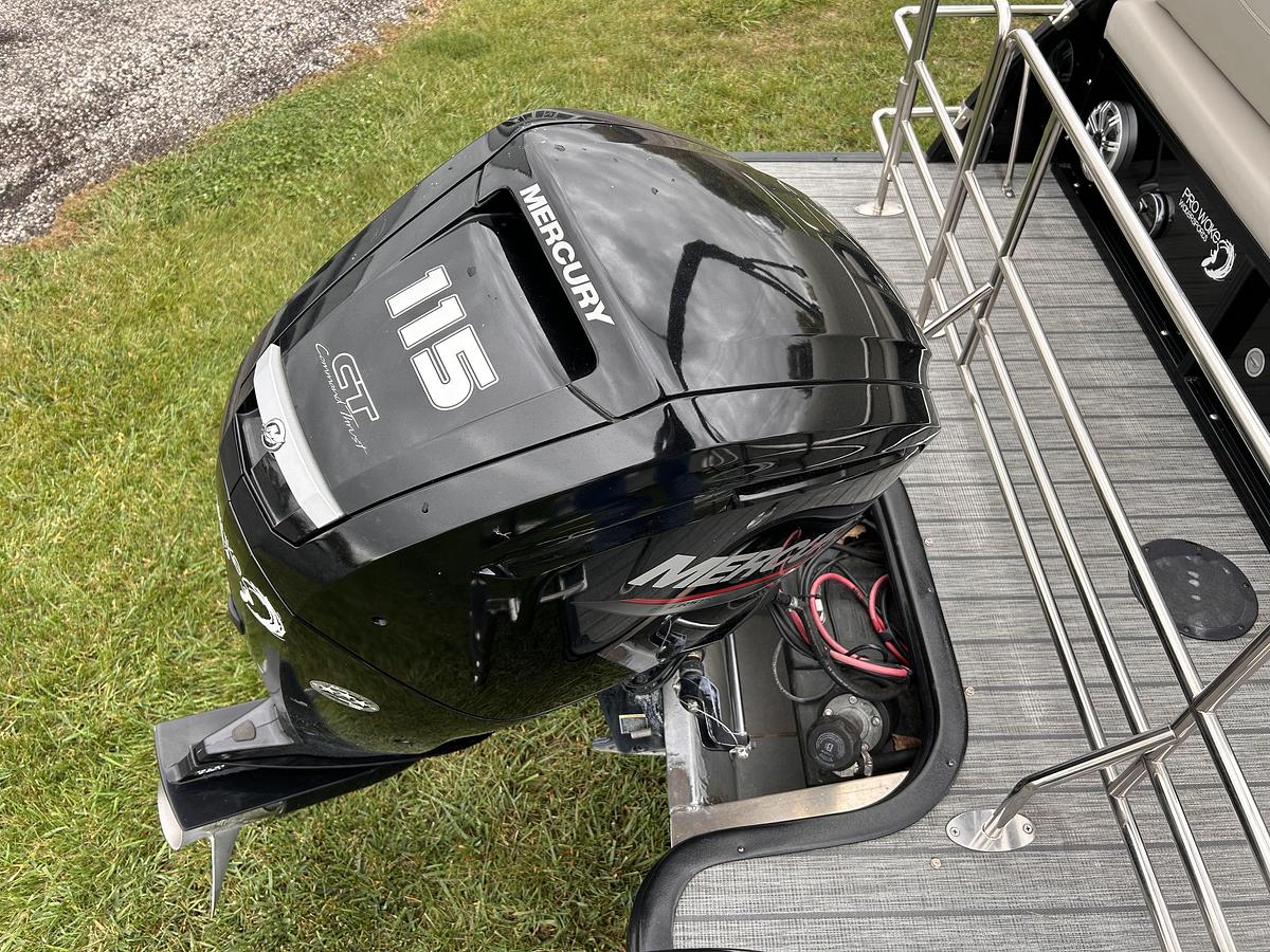 Used 2019 Sylvan Mirage 8520 DLZ