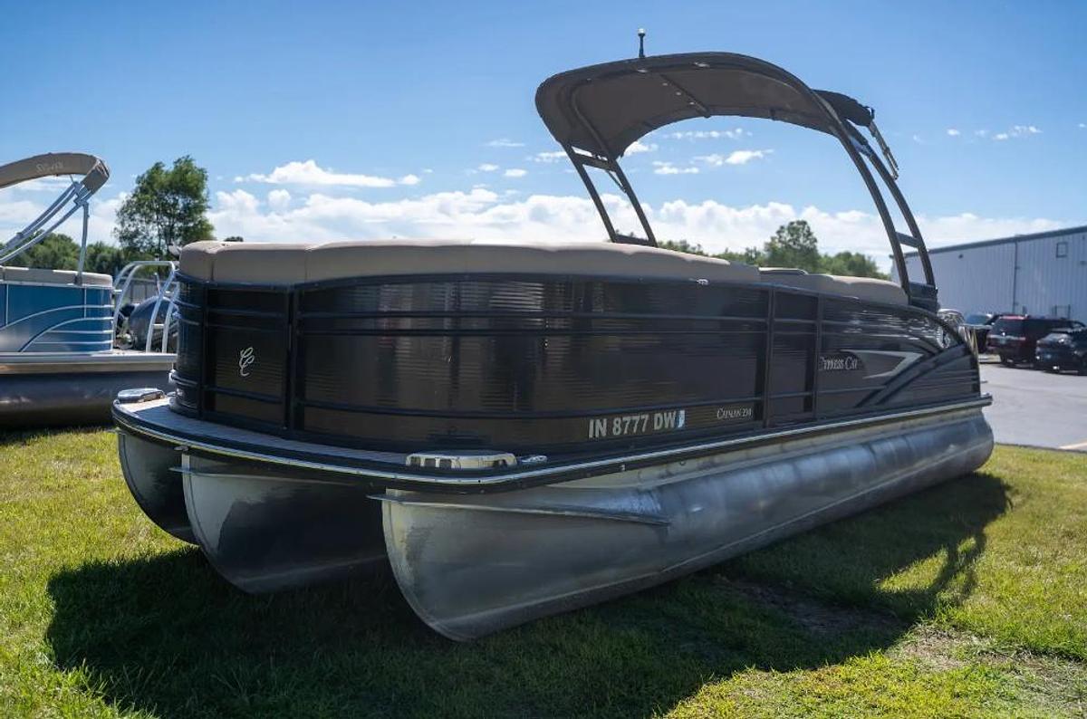 Used 2015 Cypress Caymen 230 LE