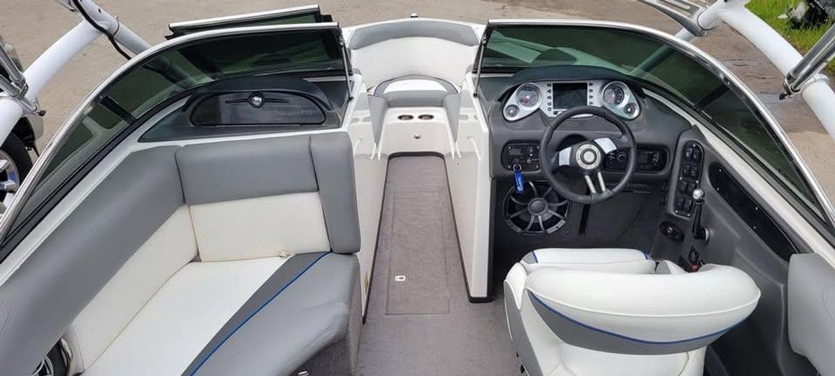 Used 2010 Supra Sunsport 21V
