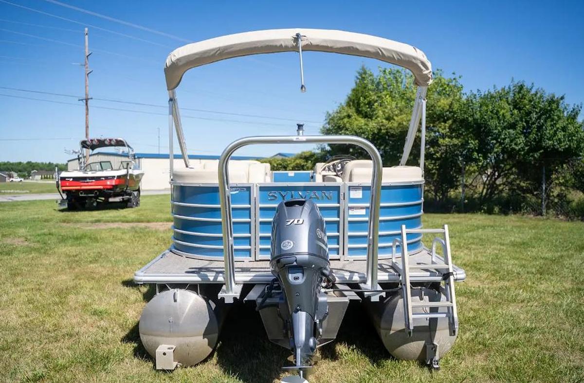 Used 2017 Sylvan Mirage 8520 LZ
