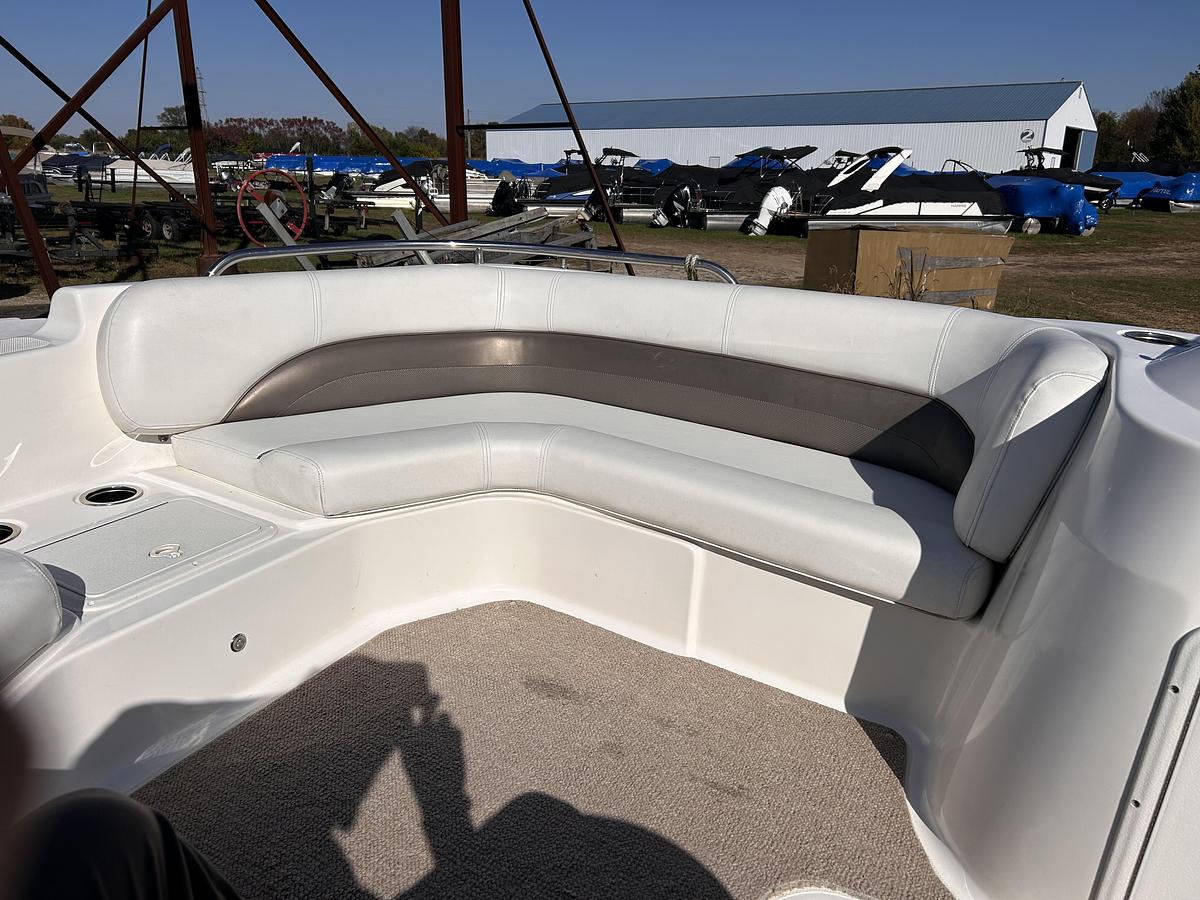Used 2012 Hurricane Sundeck Sport 201