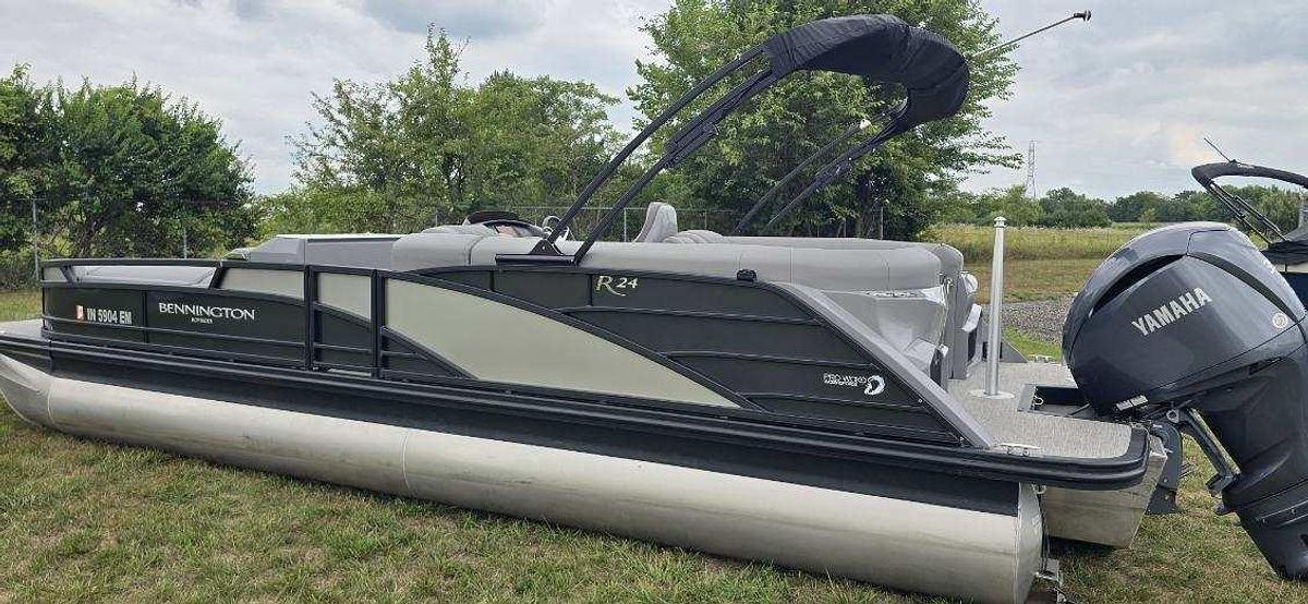 Used 2023 Bennington R 24