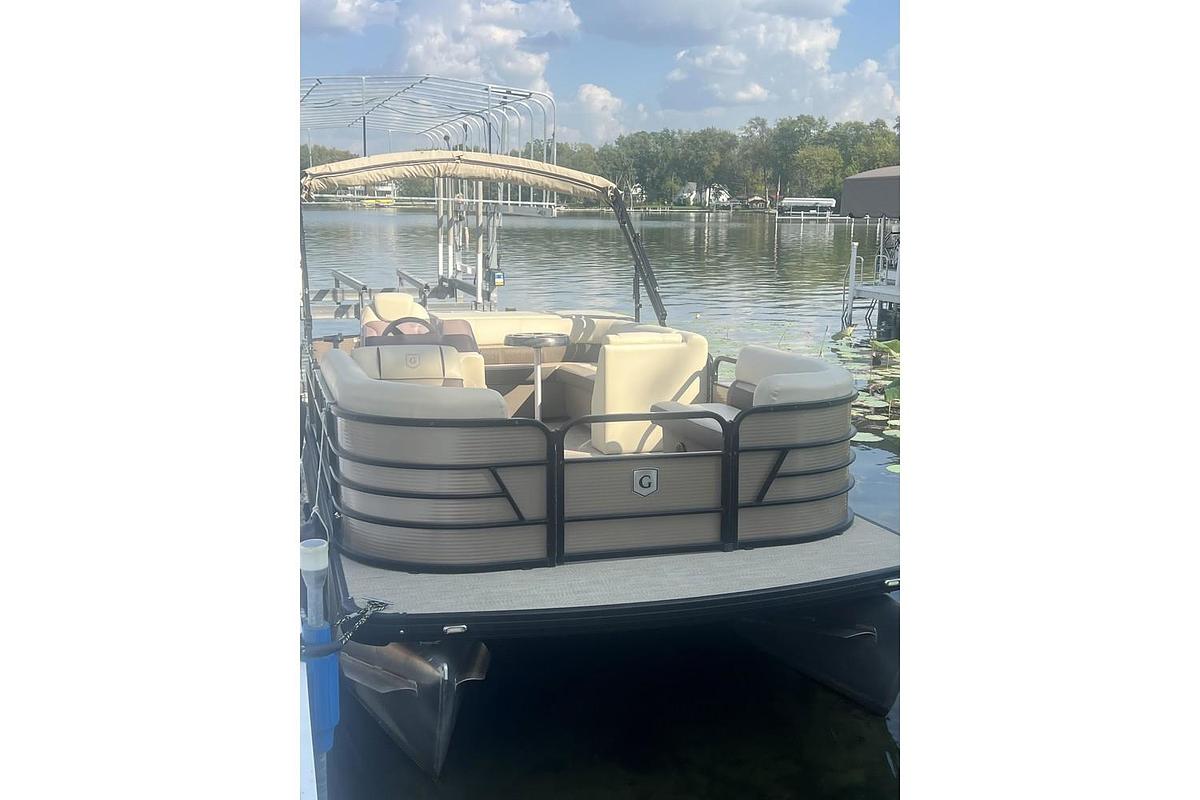 Used 2019 Godfrey Sweetwater