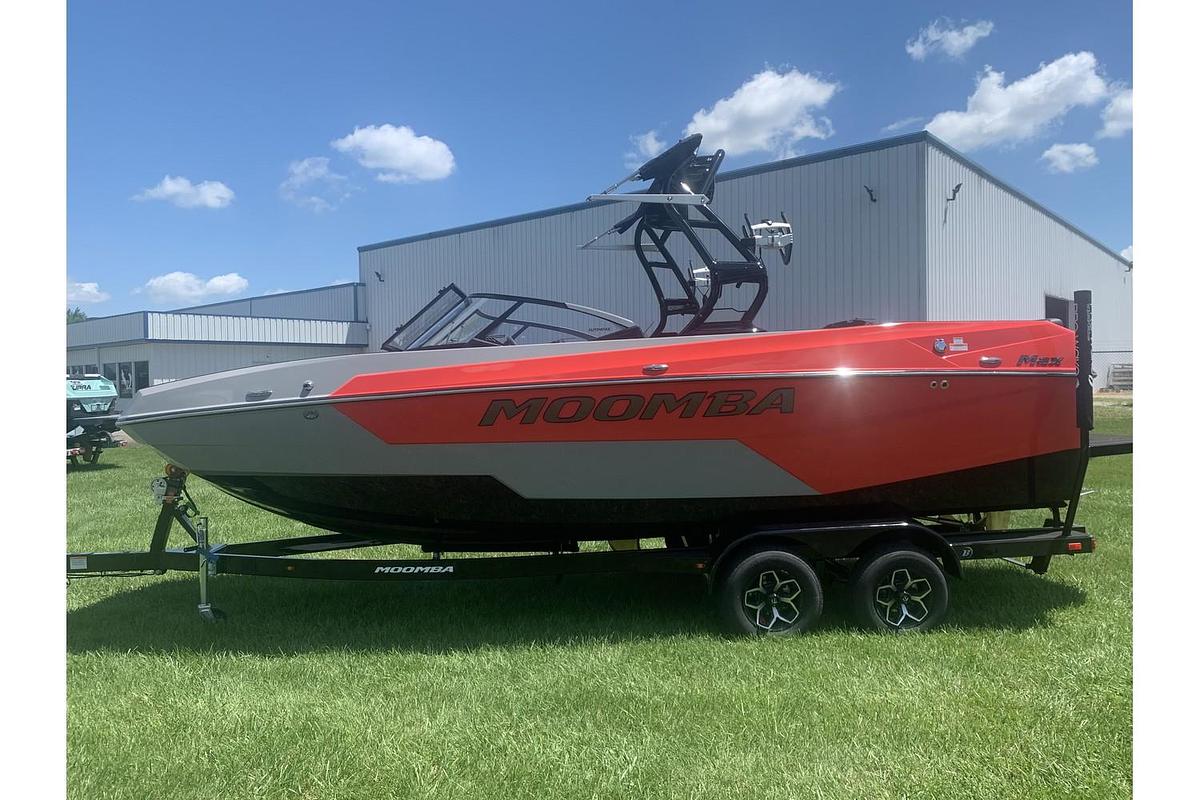 2025 Moomba Max™