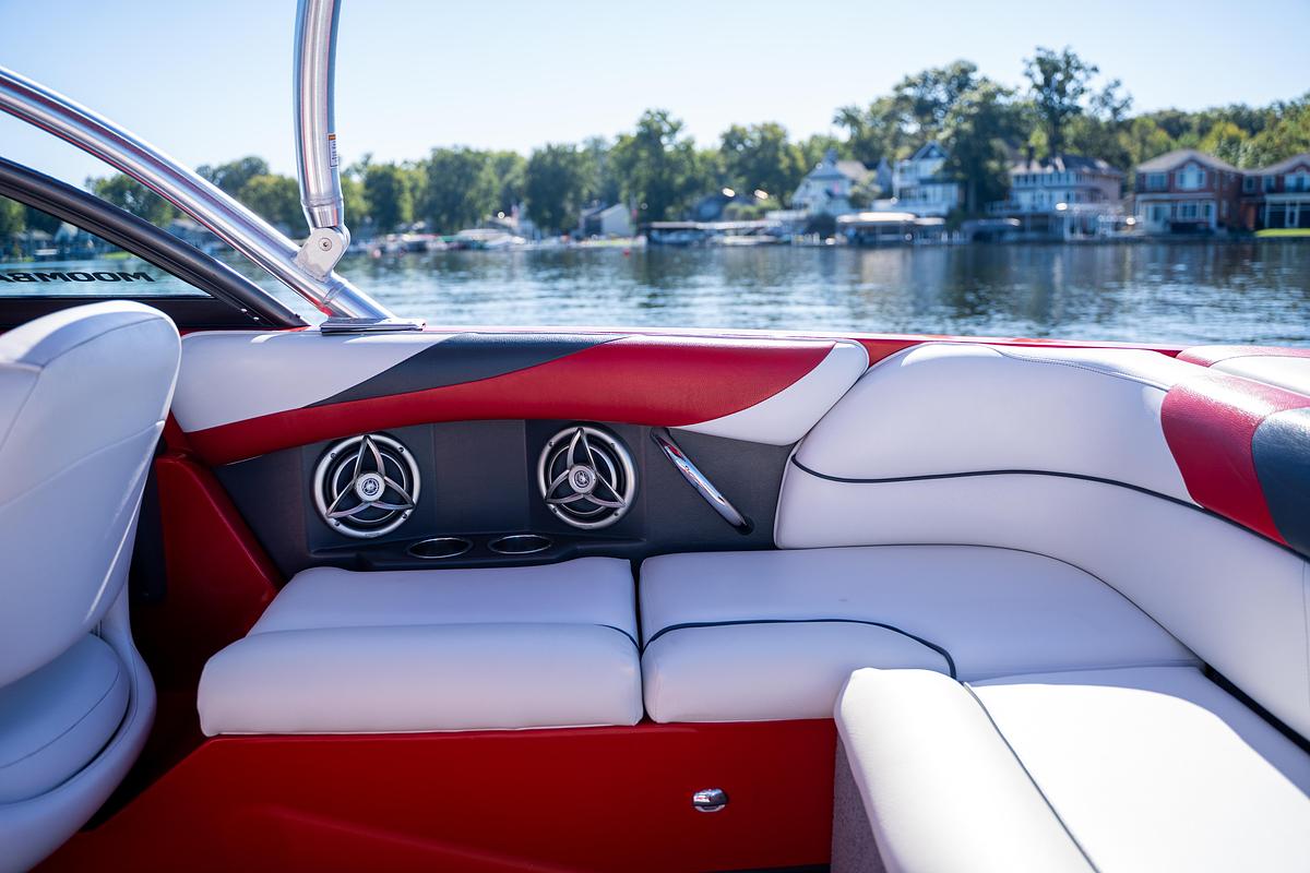 Used 2010 Moomba Mobius LSV