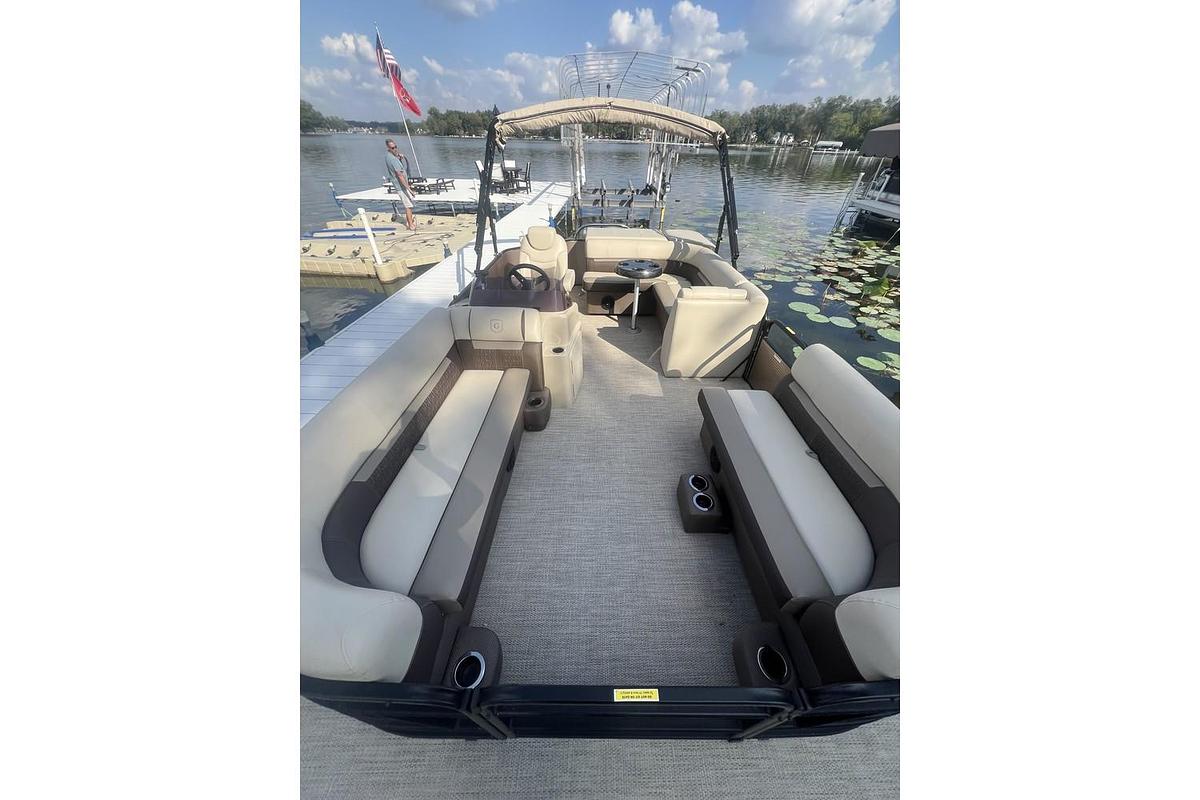 Used 2019 Godfrey Sweetwater