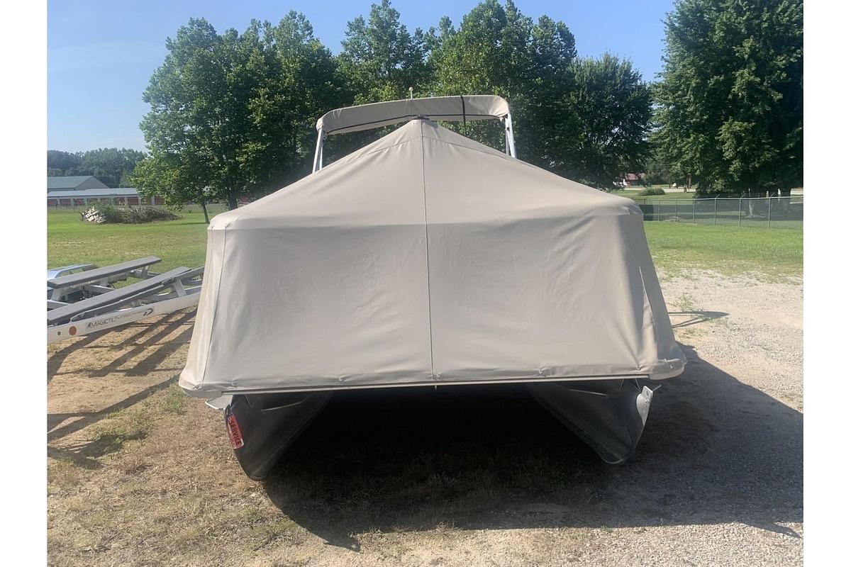 Used 2002 Sylvan 822 Mirage Cruise