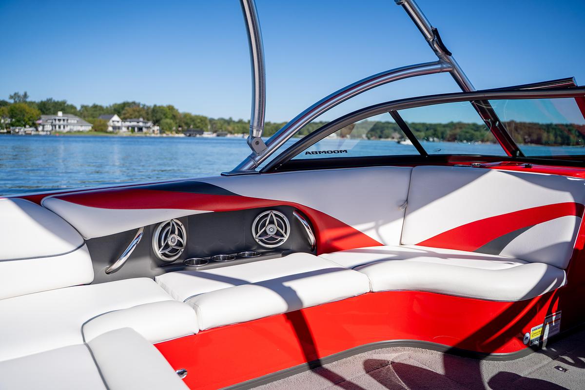 Used 2010 Moomba Mobius LSV