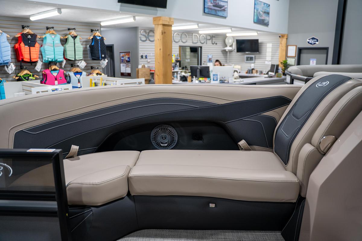 2027 Barletta Cabrio C22U