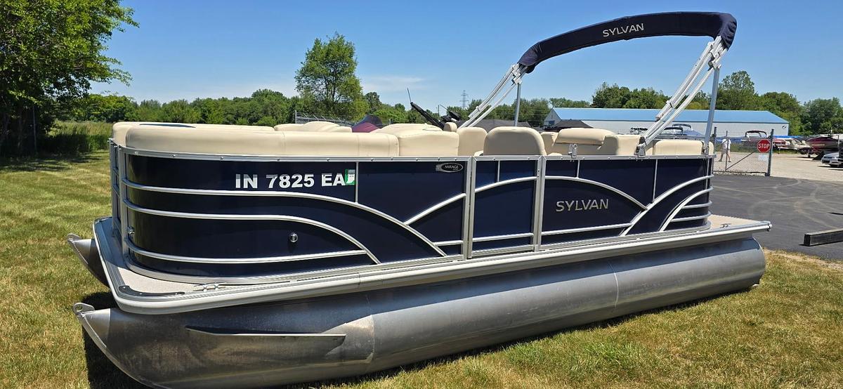 Used 2018 Sylvan Mirage 8520 LZ