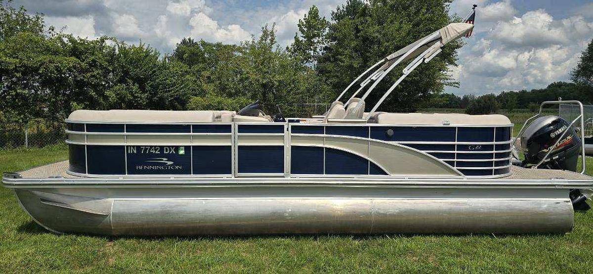 Used 2017 Bennington G22