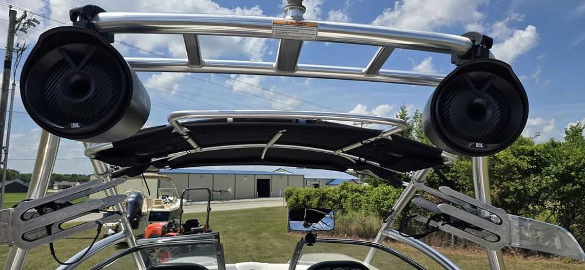 Used 2008 Supra Launch 24ssv